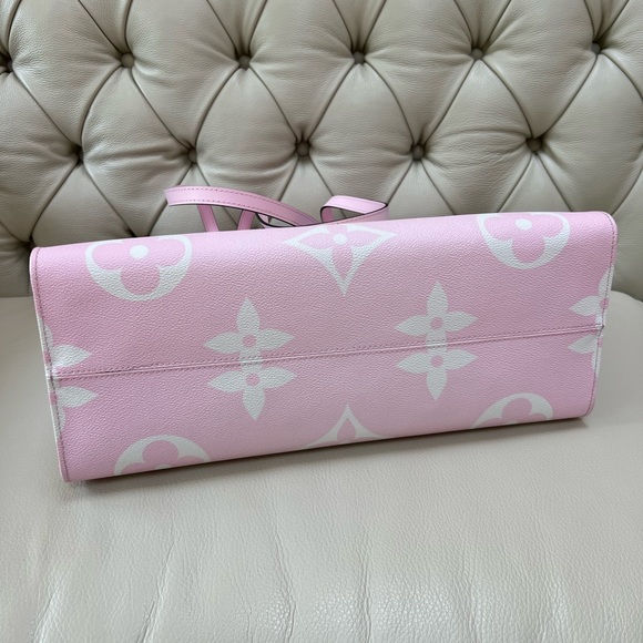 New Louis Vuitton OnTheGo Okinawa Special Edition Tote GM Leather Bag - Picture 6 of 11